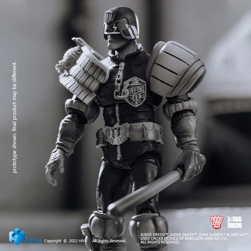 HIYA Exquisite Mini Series 1/18 Scale 4 Inch JUDGE DREDD Black and White Judge Dredd Action Figure - Image 4