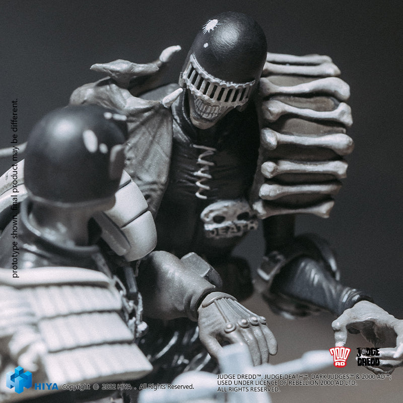 HIYA Exquisite Mini Series 1/18 Scale 4 Inch JUDGE DREDD SDCC Black and White Dredd VS Death Action Figure - Image 3
